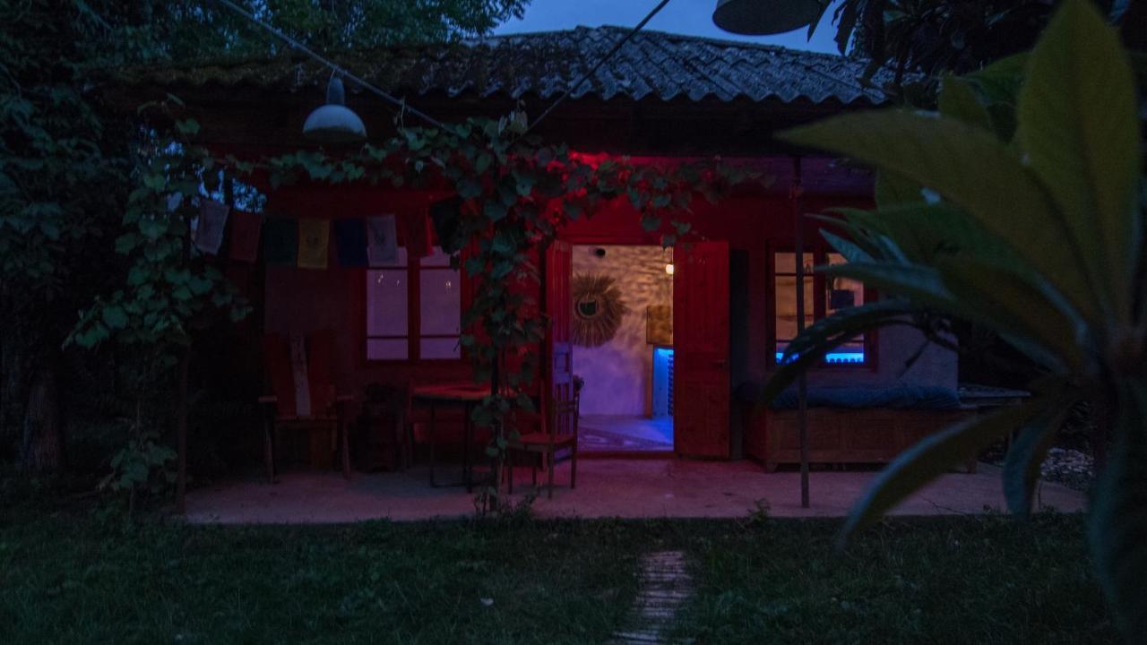 Karma Hostel Martvili Extérieur photo