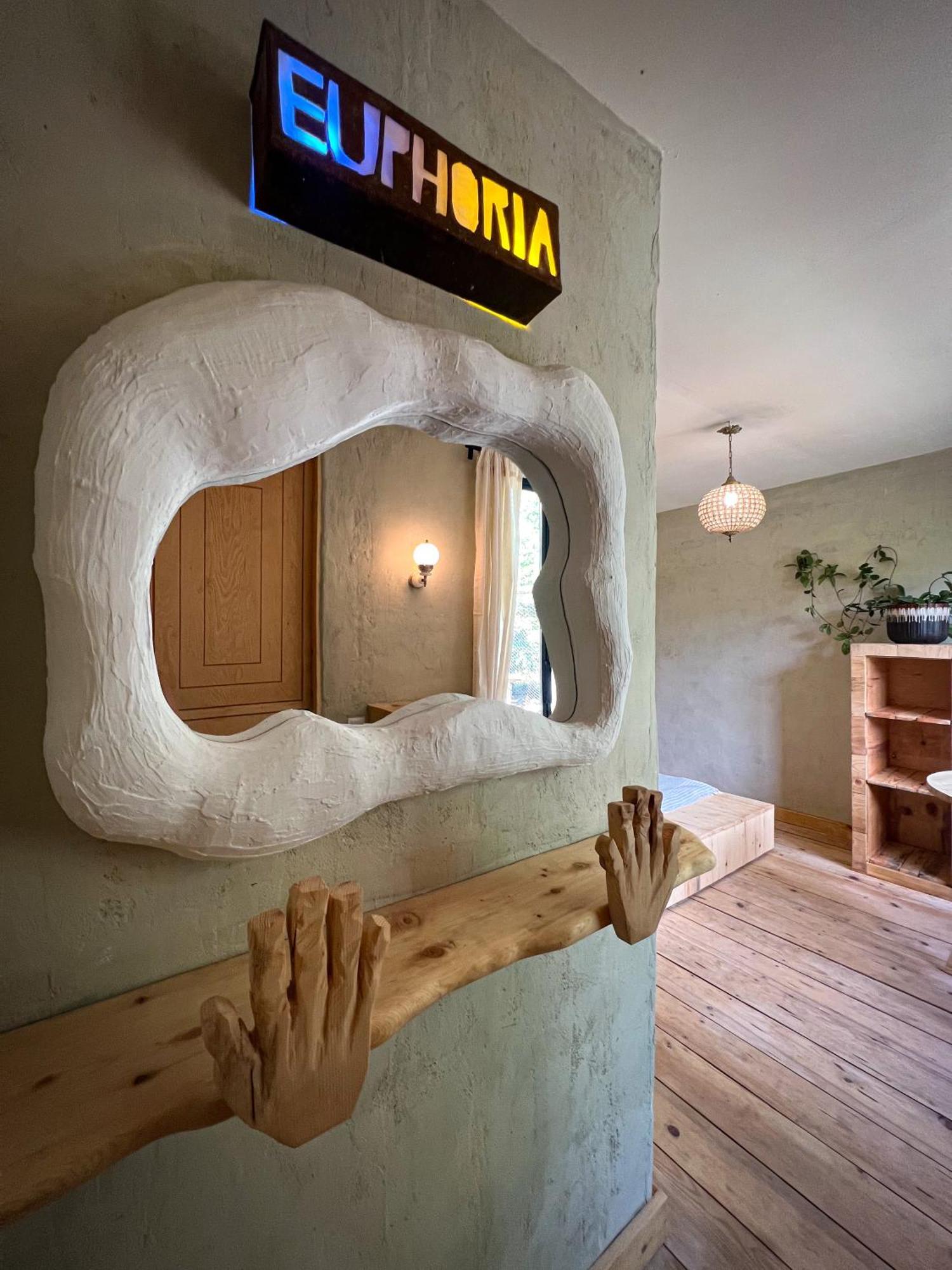 Karma Hostel Martvili Extérieur photo